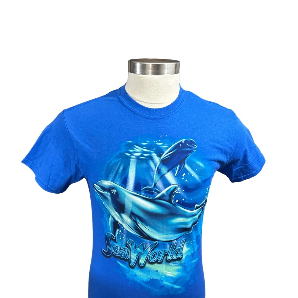Sea World Adult Blue Big Dolphin Graphic Print T-Shirt Sz Sm 100% Cotton NWT