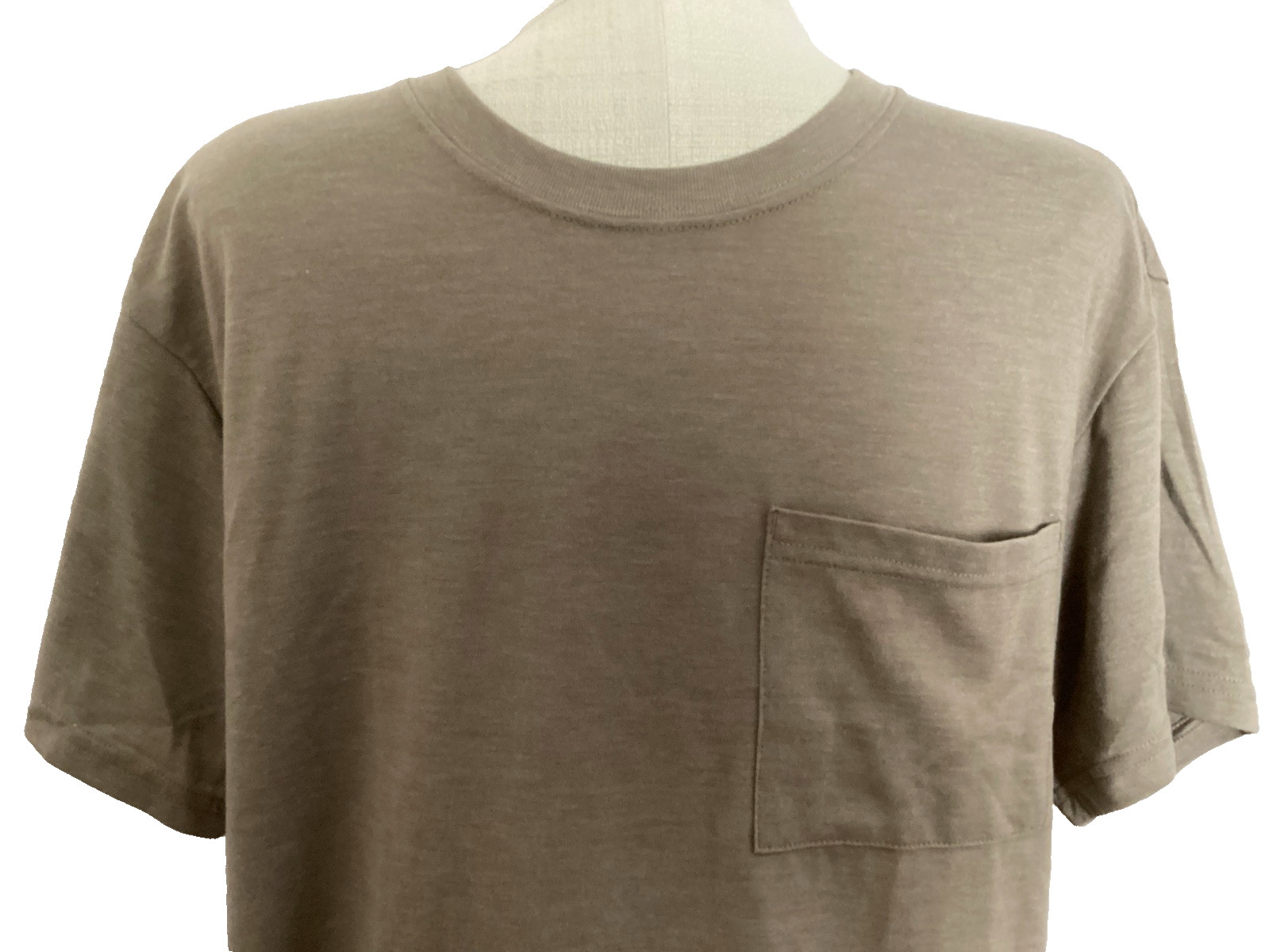 ATHLETIC WORKS Moisture Wicking Taupe Short Sleeve Crew Neck Pocket T-Shirt Sz M gallery