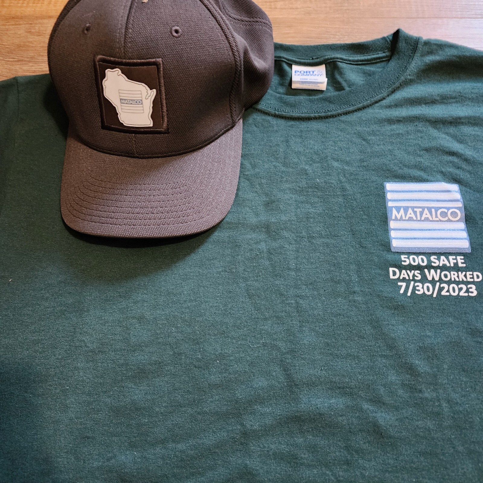 T-shirt with Company Logo & Matching Baseball Cap SIZE XL Dark Green Trucker gallery