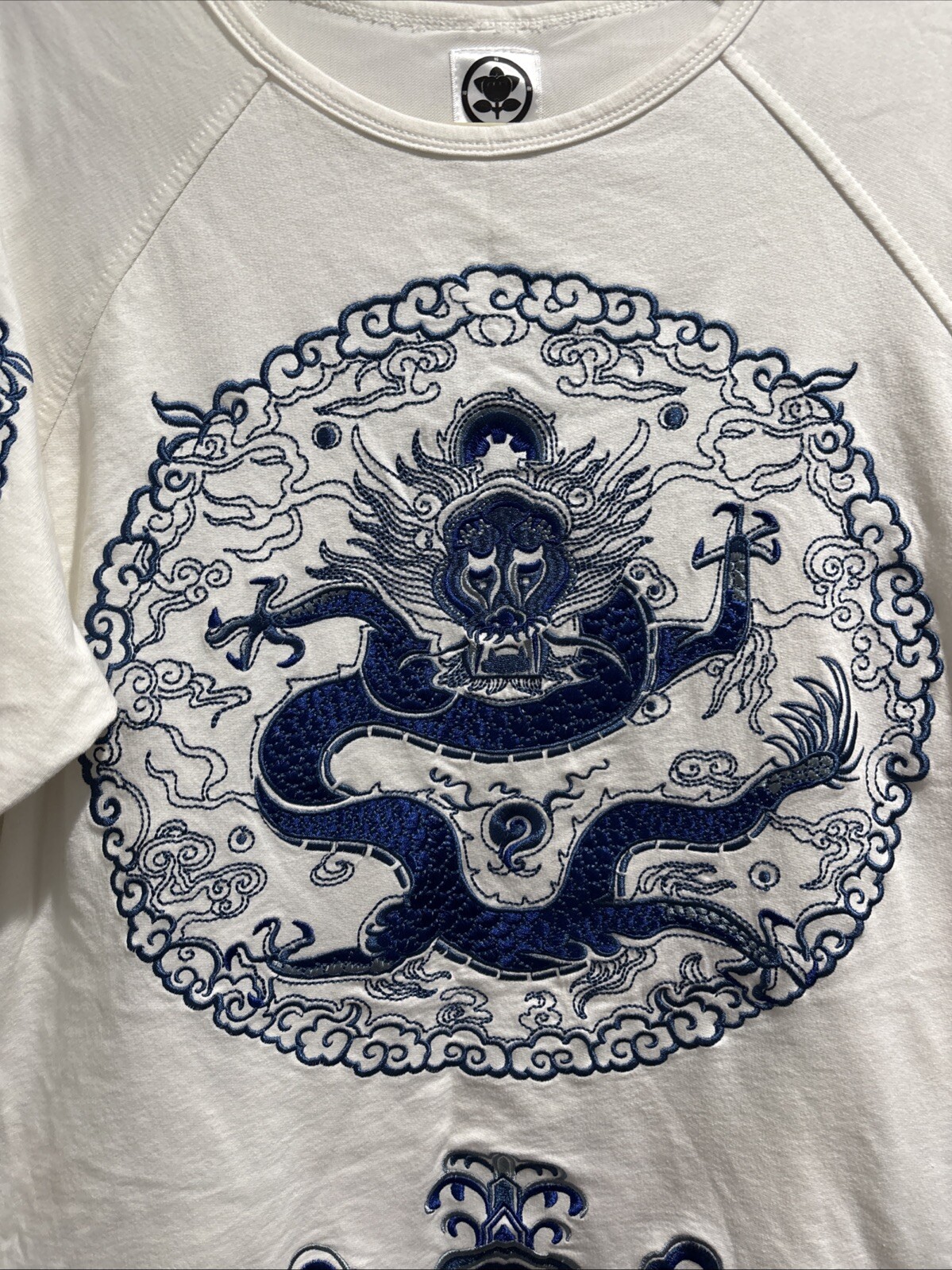 All Over Embroidered Dragon Chinese Short Sleeve Tee Size M Stunning Beautiful gallery