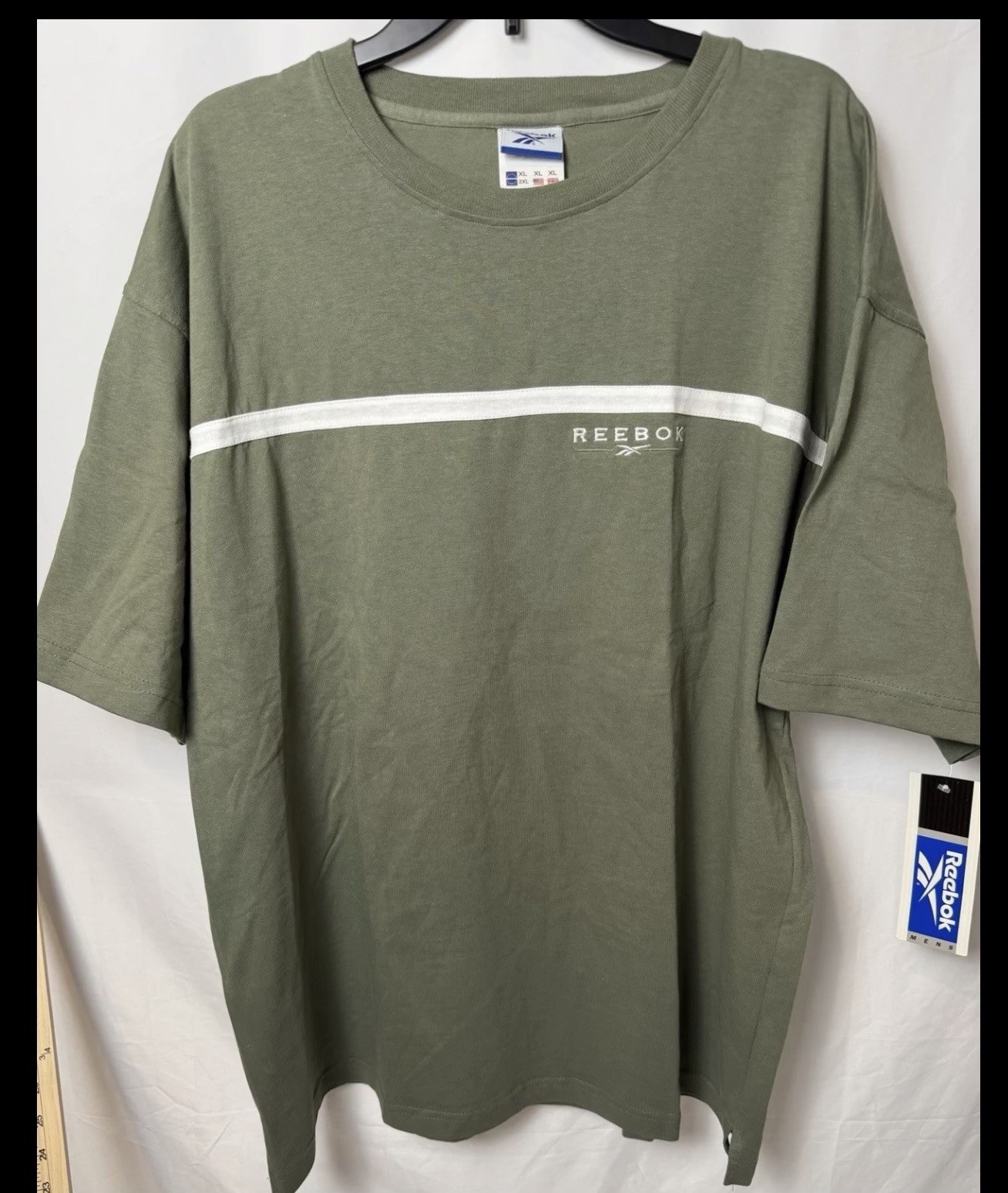 Reebok Men’s XL Green White Striped Logo T-Shirt Crew Neck NWT gallery