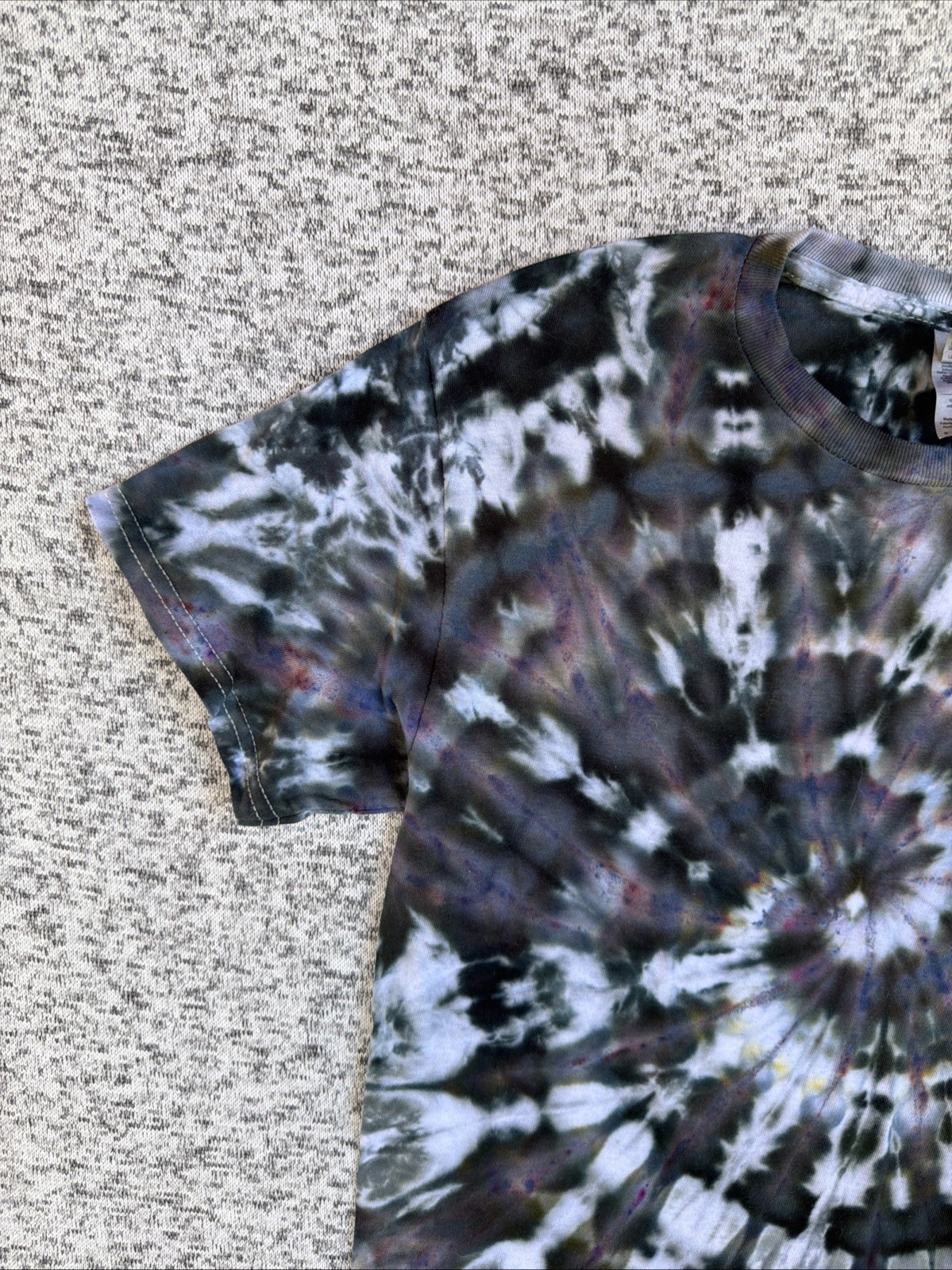 NEW Gilden Men’s Black Gray White Spiral Ice Tie Dye Short Sleeve Shirt SMALL gallery
