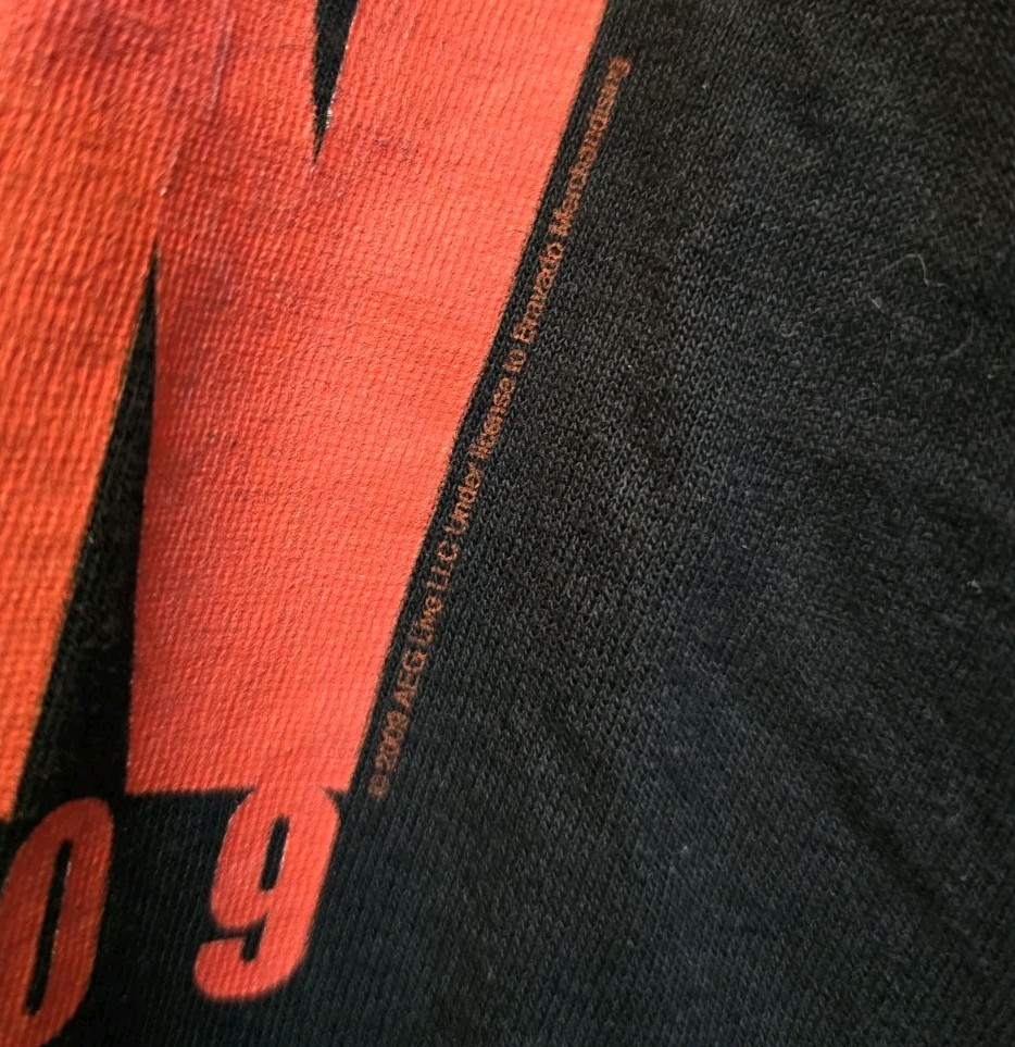 2000s Michael Jackson T Shirt L 2009 This Is It King Of Pop Music gallery