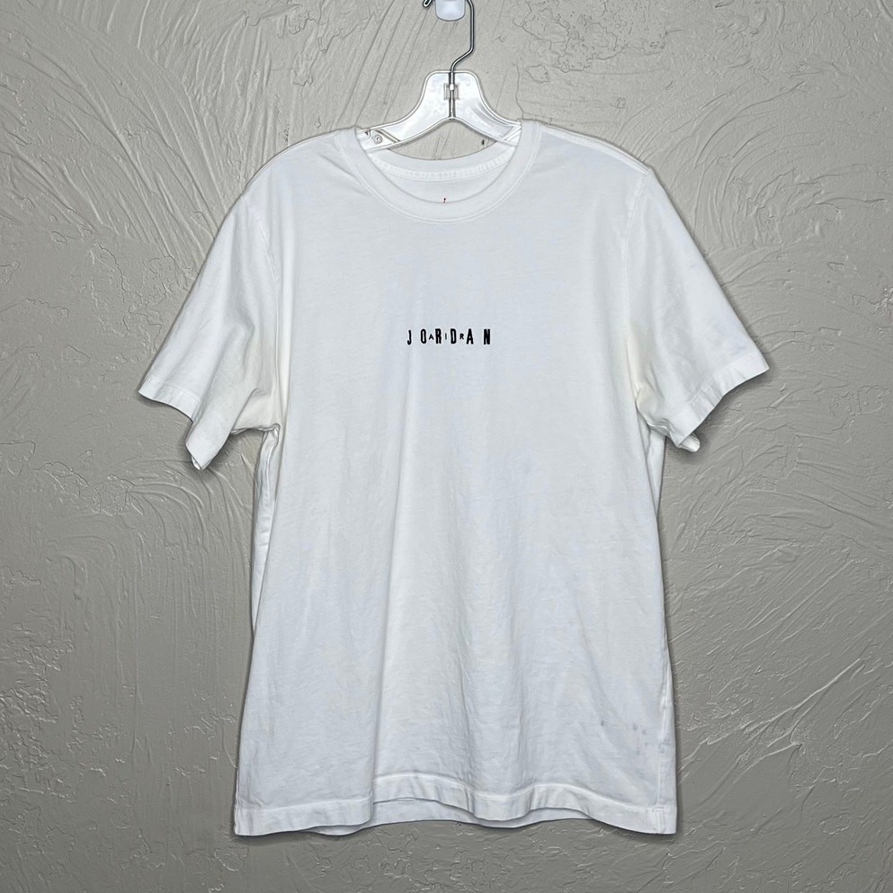 Air Jordan T-Shirt - Size Large gallery
