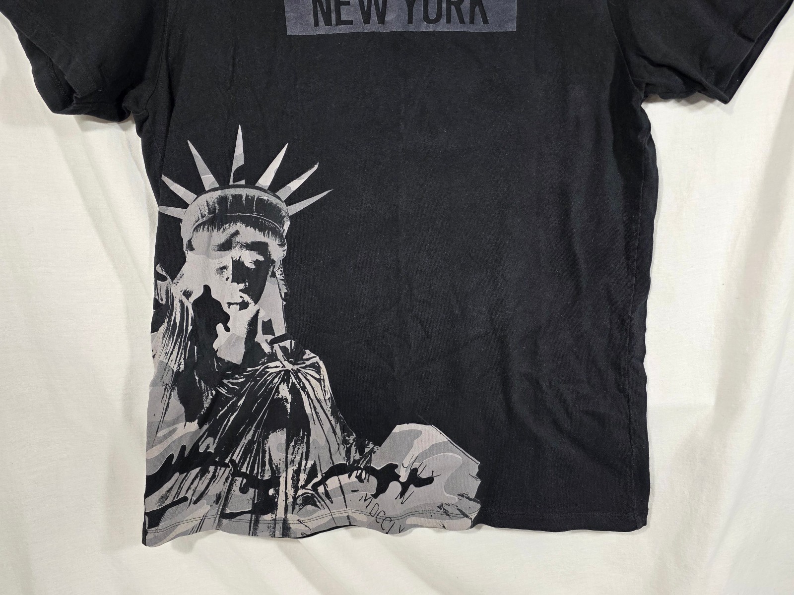 Andy Warhol Art Tee Statue Of Liberty SPRZ NY UNIQLO Graphic Print T Shirt L VGC gallery