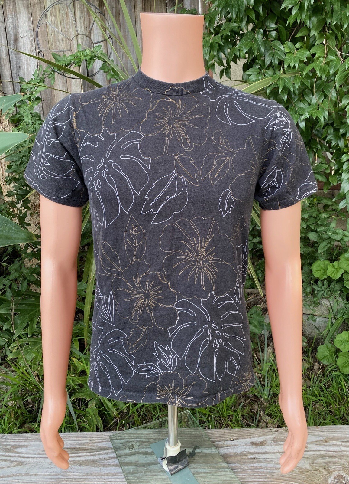 Stussy X Leilow Hawaii Stussy T-Shirt Black Gold And Silver Floral Design Size S