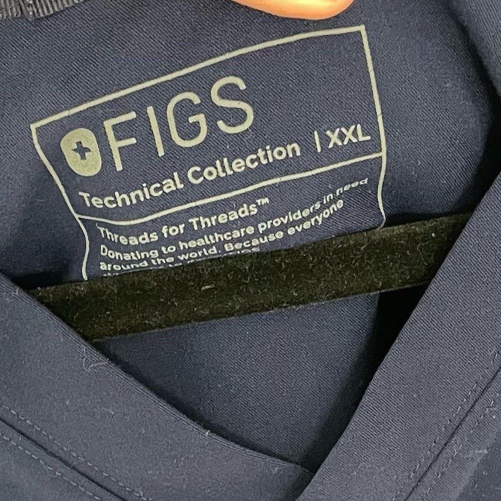 Figs Leon Cargo Pocket Scrub Top Men's XXL Navy Blue Medical Dental Shirt. 24 gallery