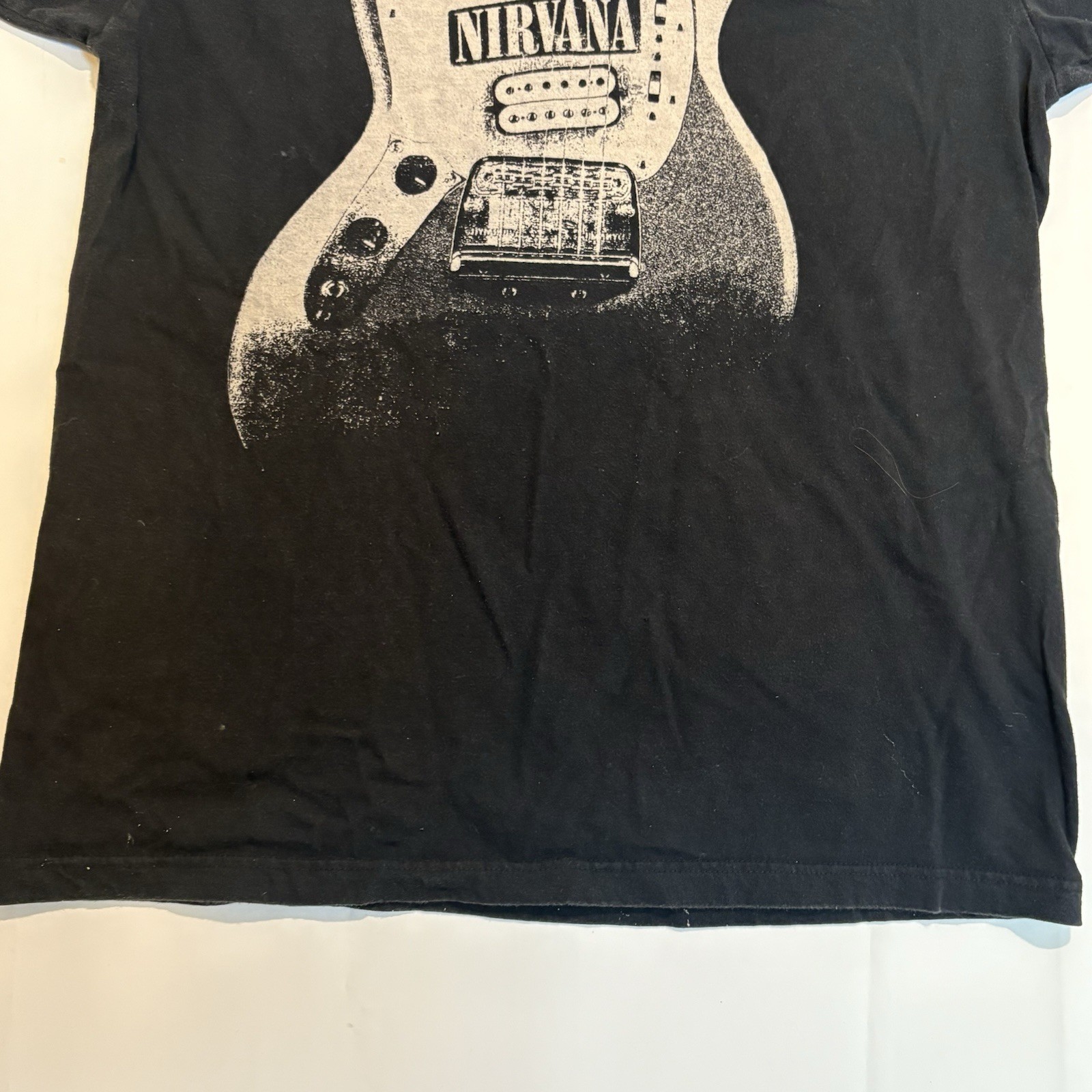 Vintage Y2K Nirvana T Shirt Size XL Black Kurt Cobain Guitar 2005 gallery