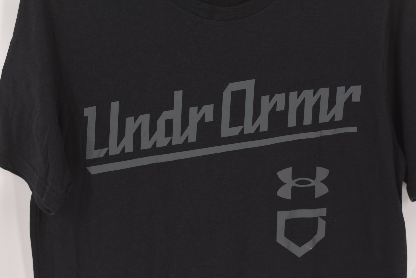 Men's Under Armour Baseball Script T-Shirt in Black and Pitch Grey Size Medium gallery