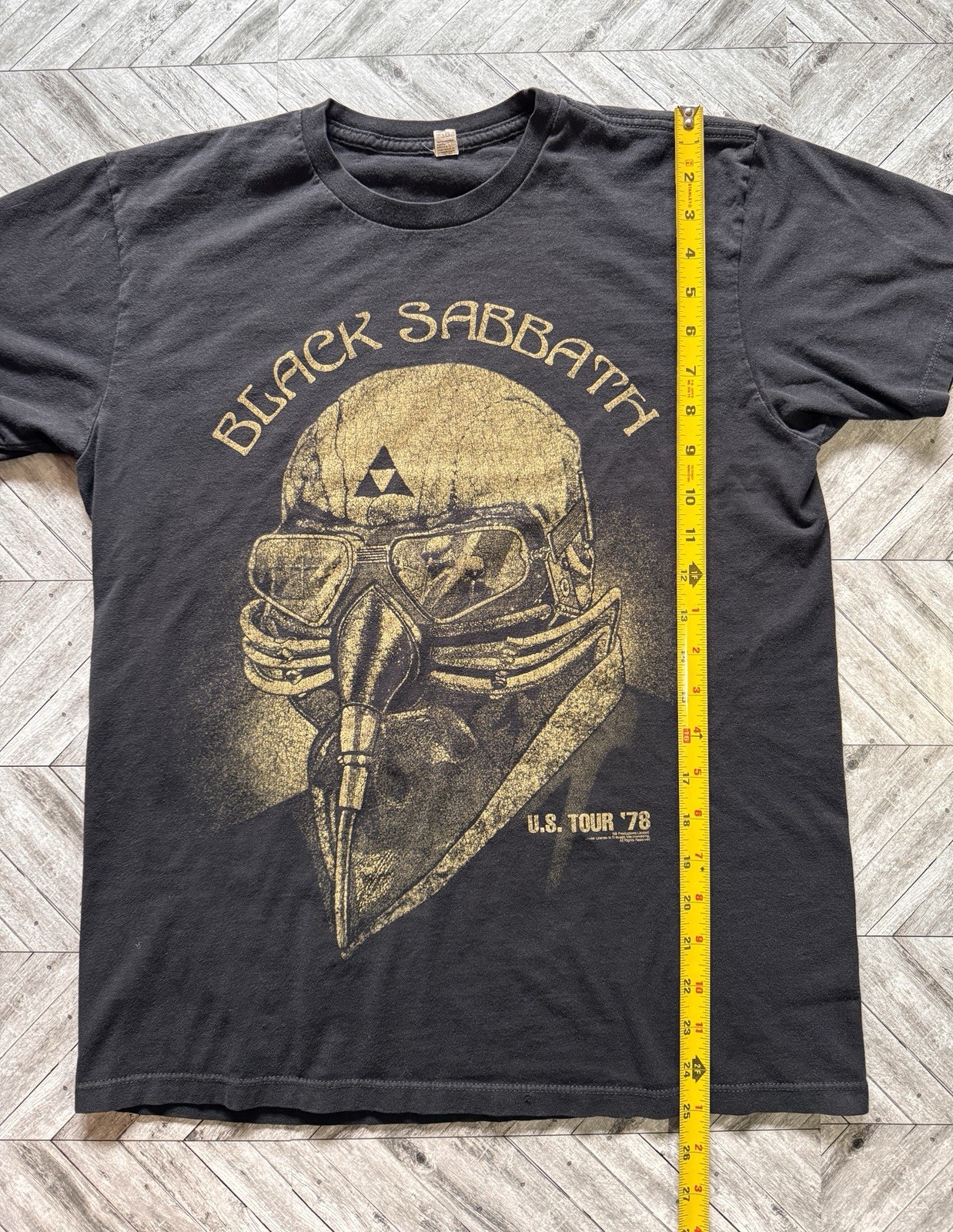 Black Sabbath T-Shirt Mens Medium Black Faded Y2K Henry Pilot Triforce Rock Logo gallery
