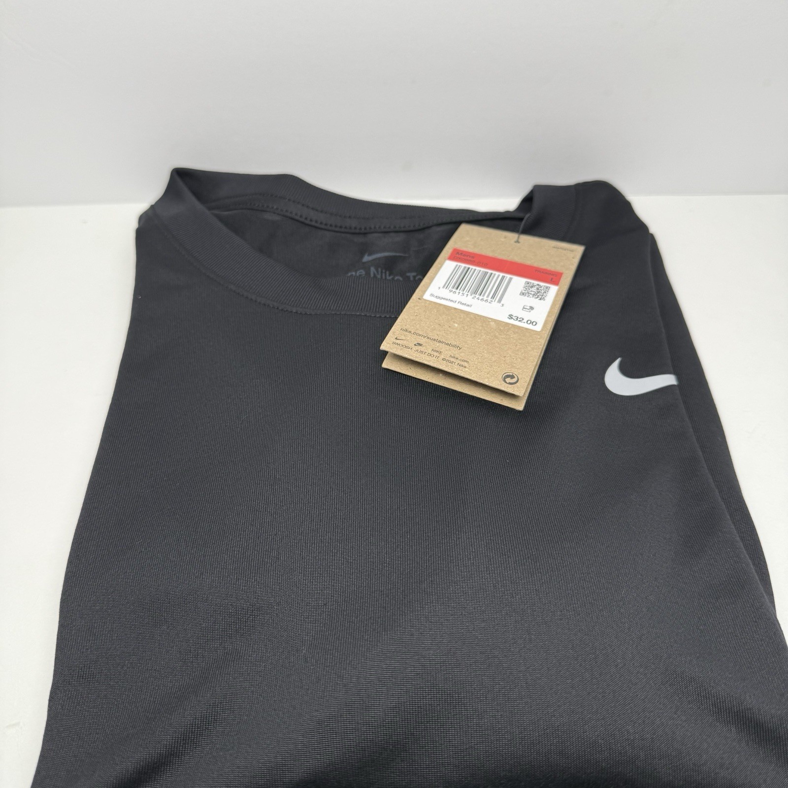 Nike Men's Dri-FIT Training Tee, Short Sleeve Crew Neck Workout Shirt Large gallery