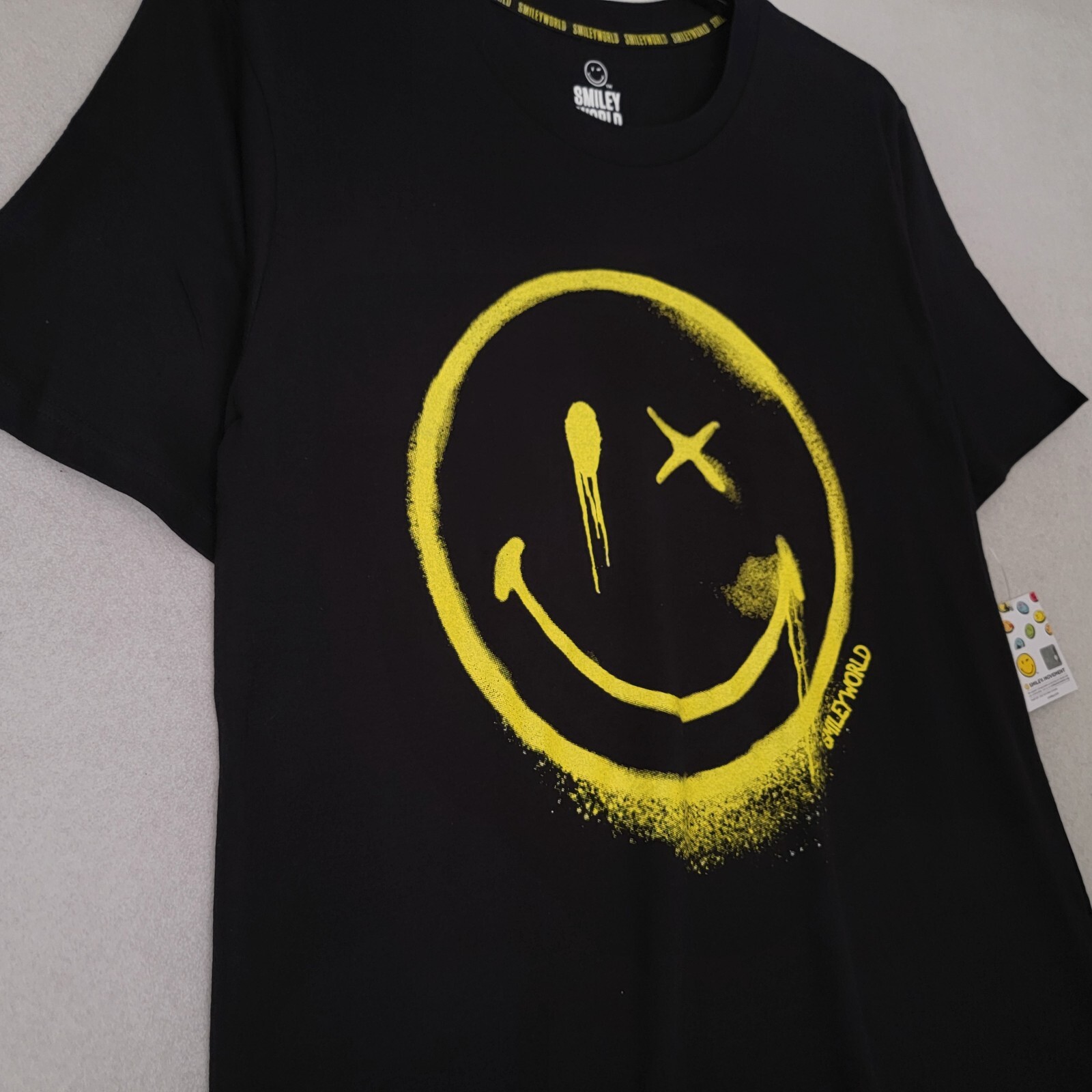 Smiley World Shirt Mens 2XL XXL BLACK GRAFFITI Street Art Skater Casual NWT gallery