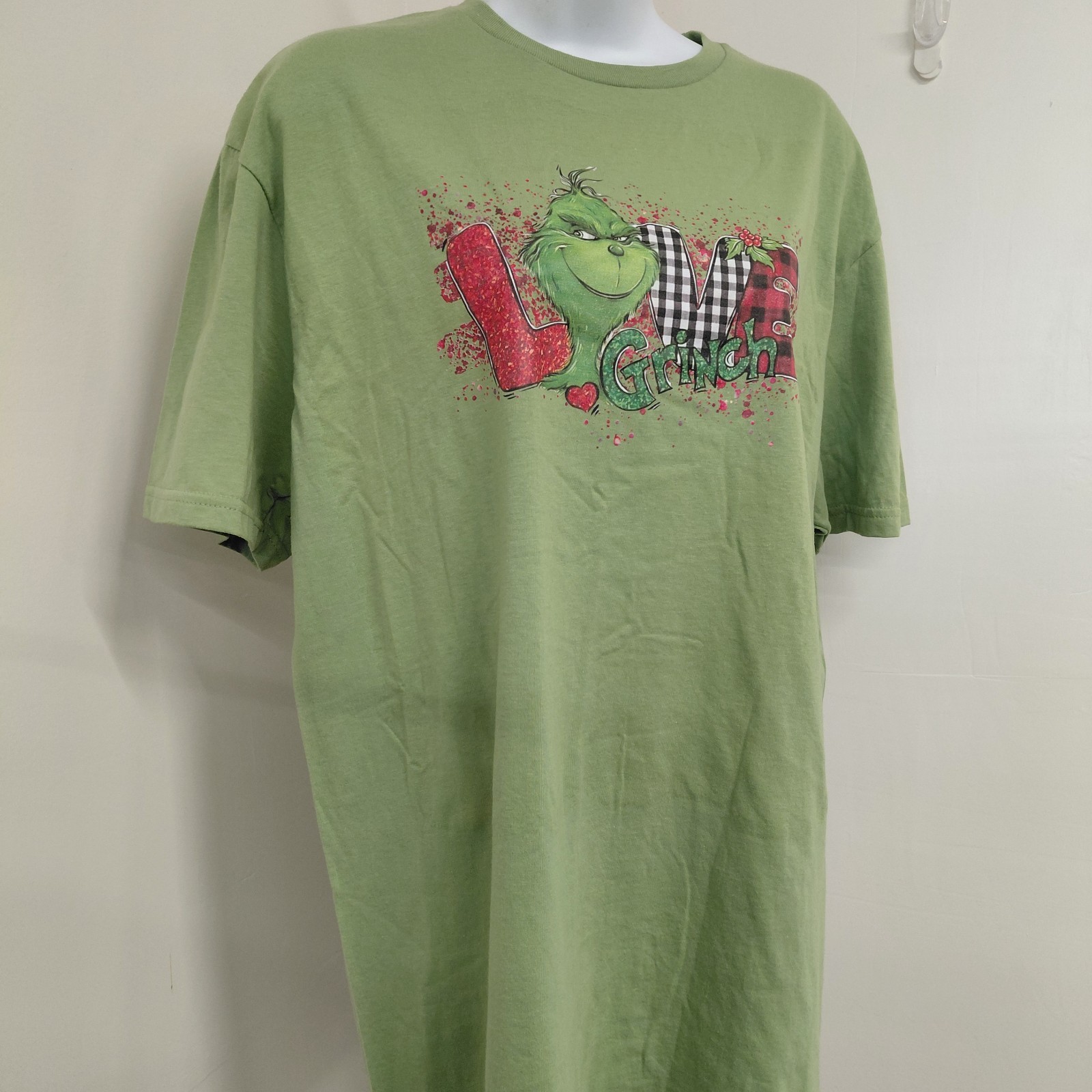 Grinch Love T-Shirt Women's Size Large Green Short Sleeve Crewneck Christmas 🎄 gallery