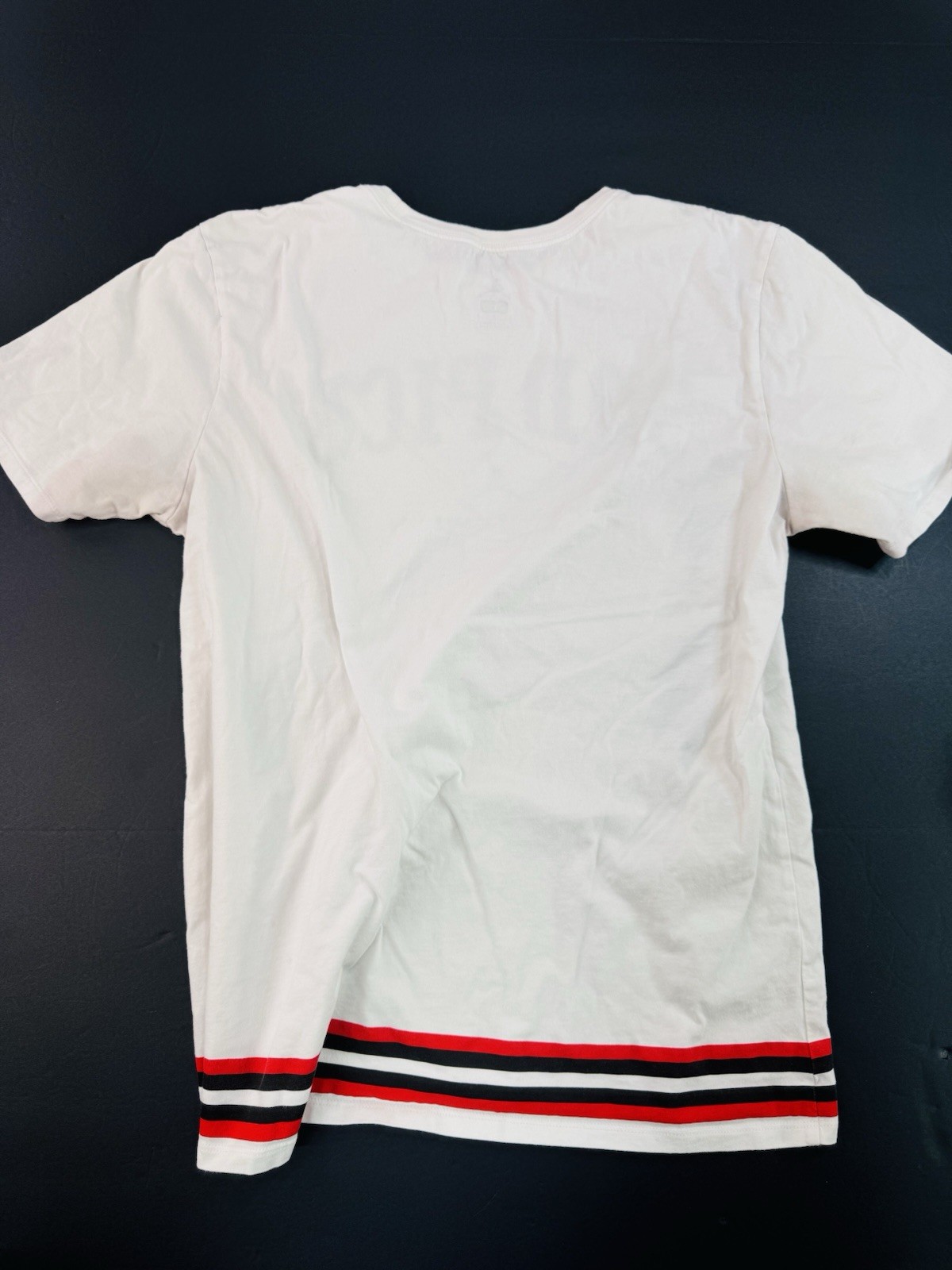 Nike Air Jordan T-Shirt Graphic Print Mens Size Large White Red 3rd Pick Hole gallery