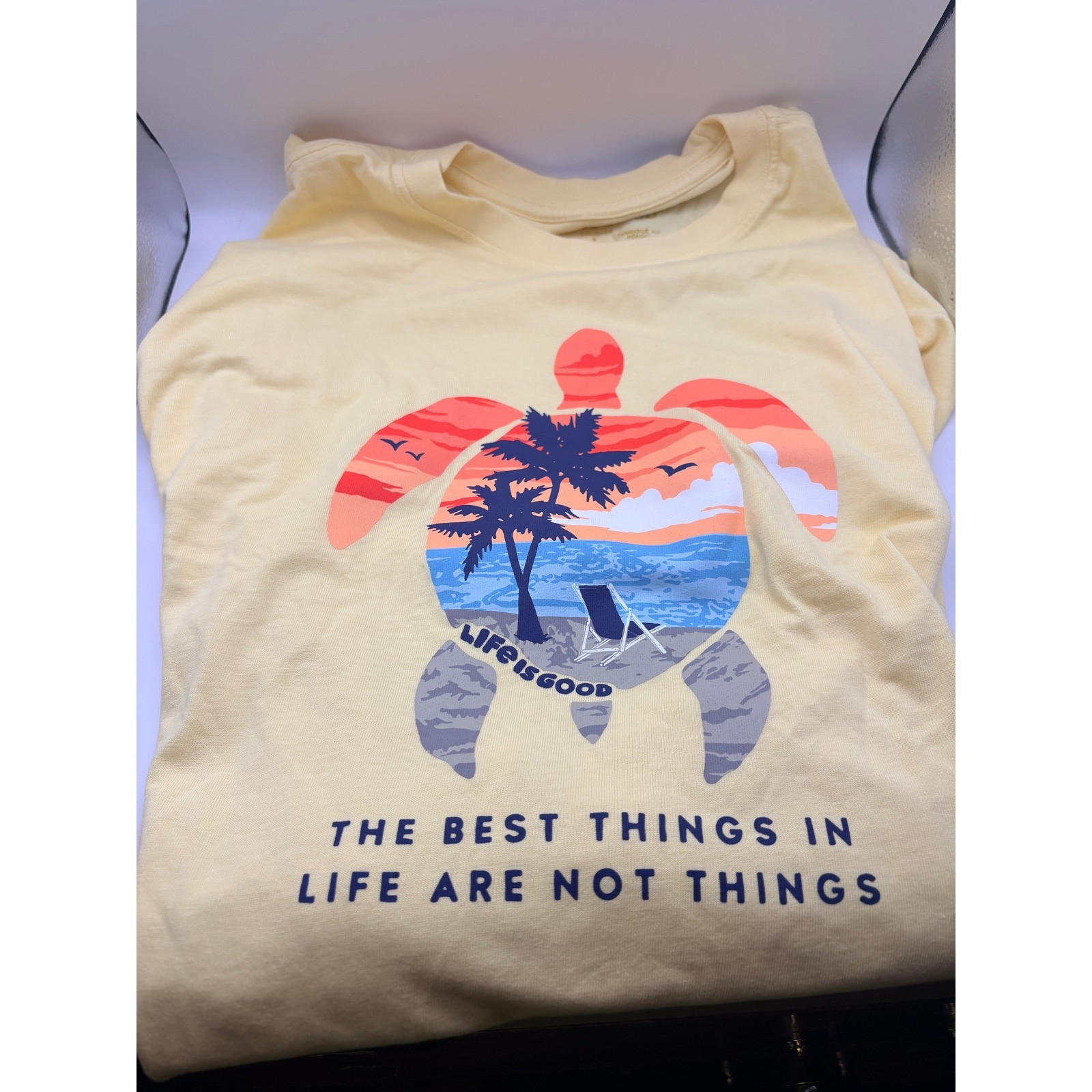 Life is Good Mens Crusher Tee Yellow Sea Turtle Graphic T-Shirt Large NWT