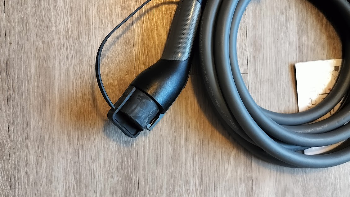 Flexible Fast Charger Model EIAC-U9KSCWPUA02 “Compatible With BMW”