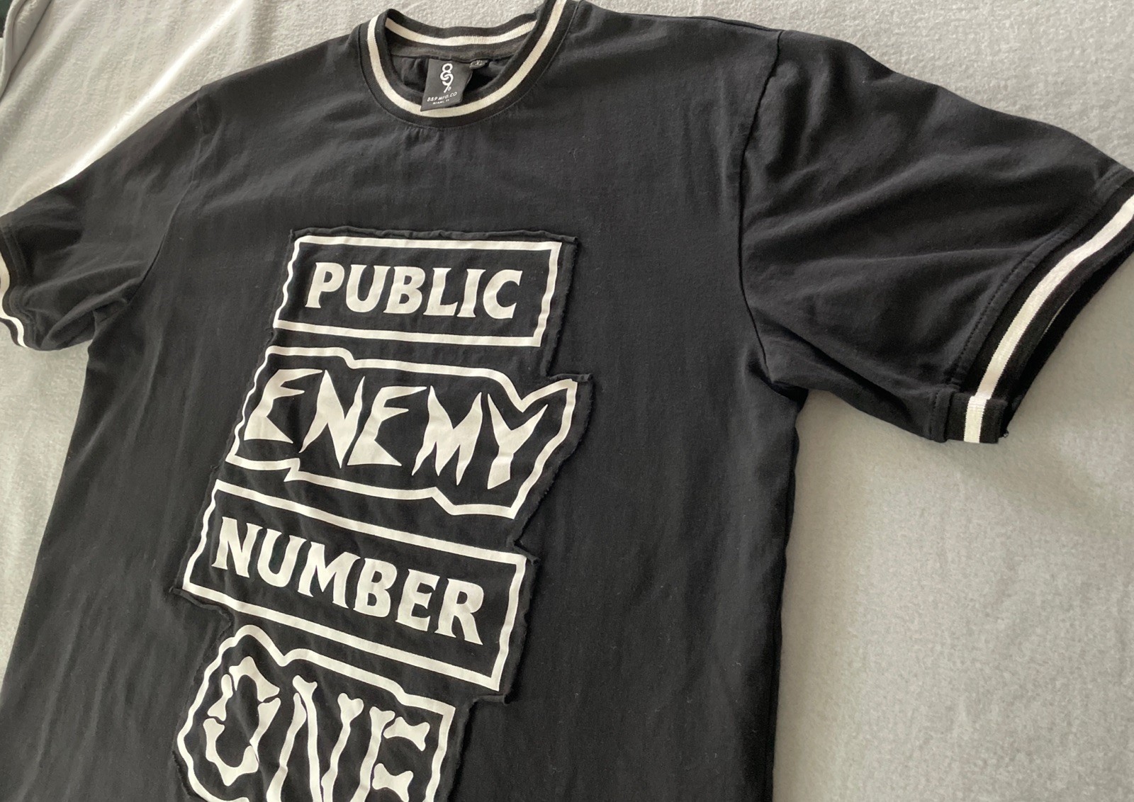 8 & 9 Mfg Co T-shirt Mens Size XL Black White “ Public Enemy Number One “ gallery