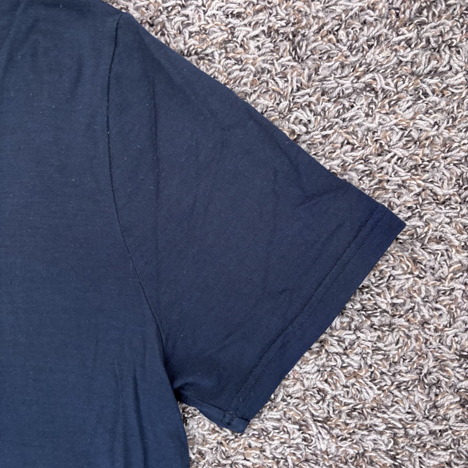 unbound merino Wool t shirt Men Size Large gallery