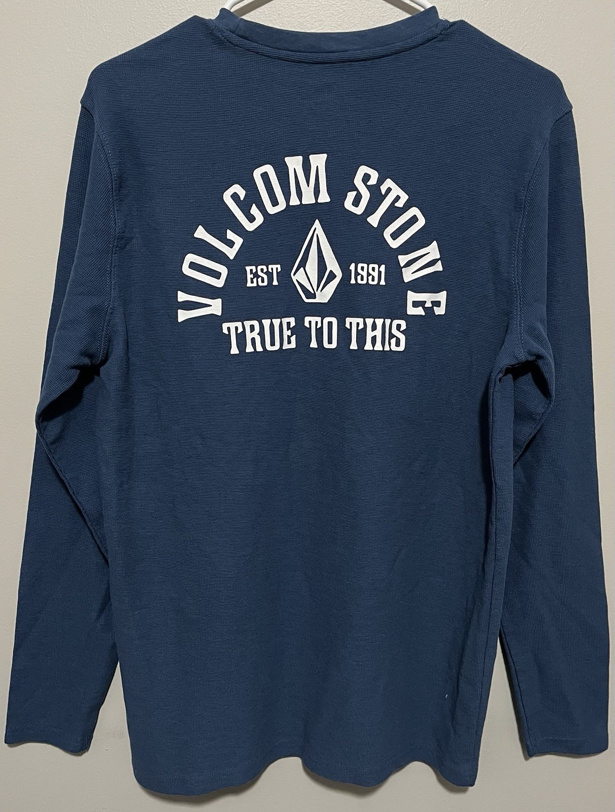 Volcom Stone "True to This" design Men’s Long Sleeve Thermal T-shirt Size S gallery