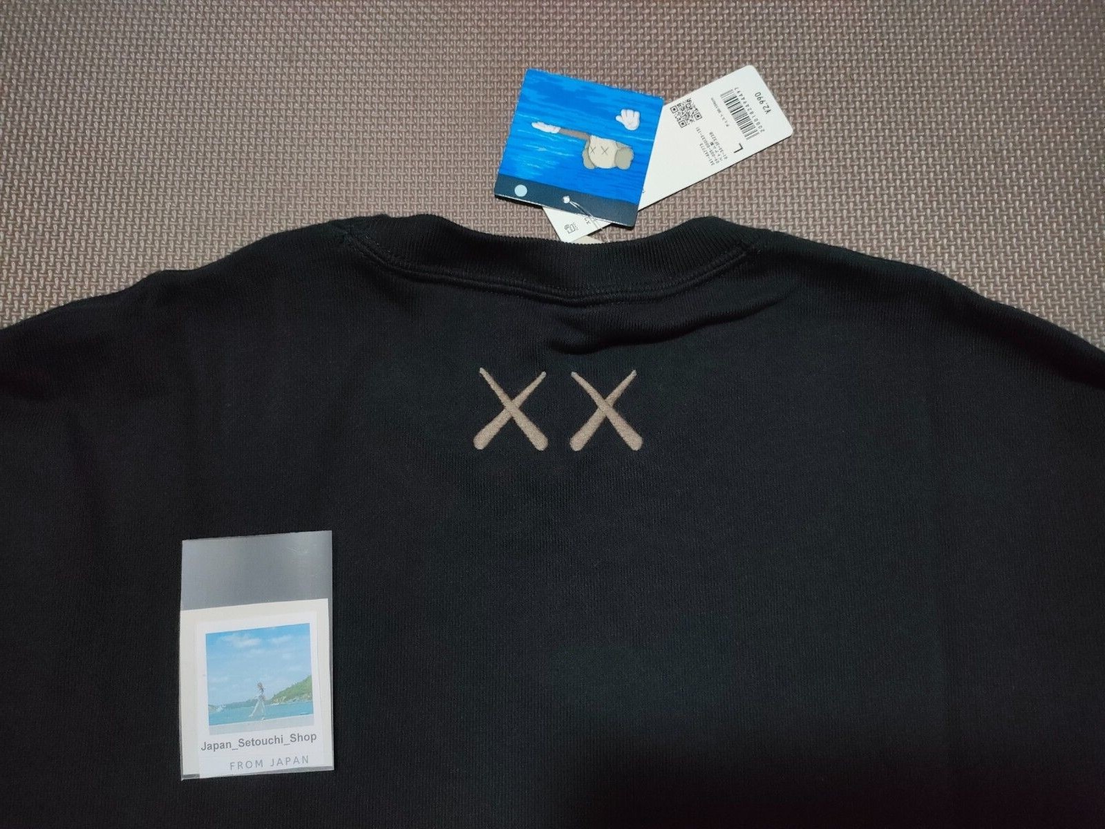 KAWS x UNIQLO sweatshirt NEW gallery
