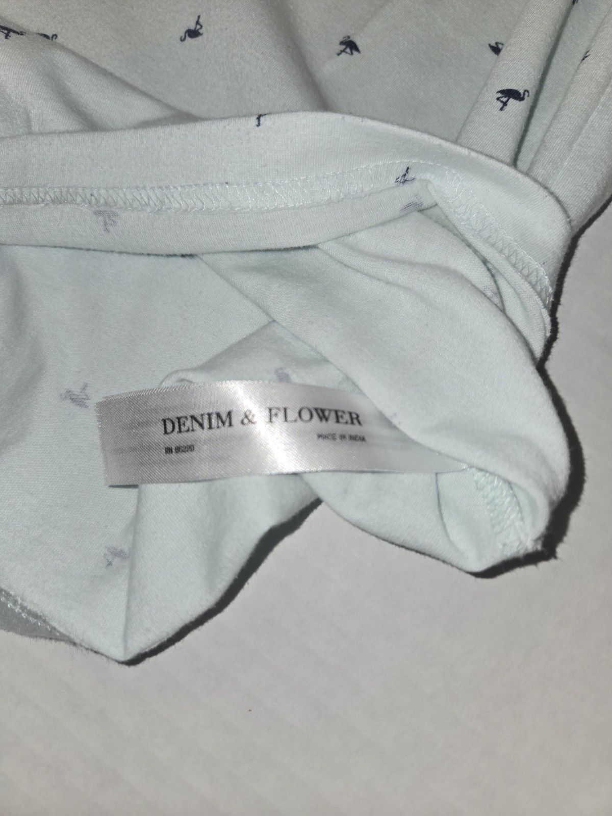 Denim & Flower Ricky Singh Aqua All-Over Print Crew Neck Tee M gallery