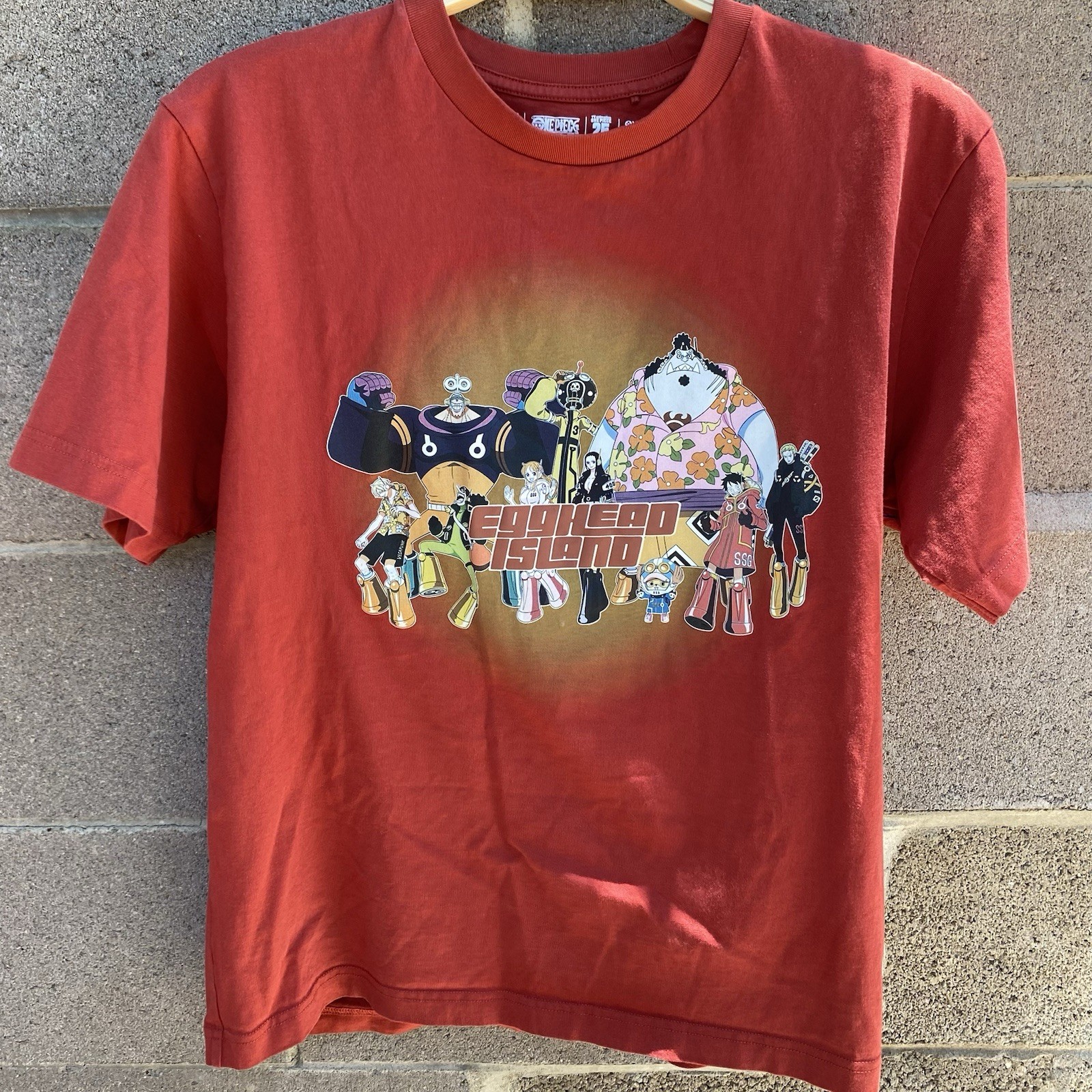 Uniqlo UT x One Piece 25th Anniversary Egghead Island Red T-Shirt Medium