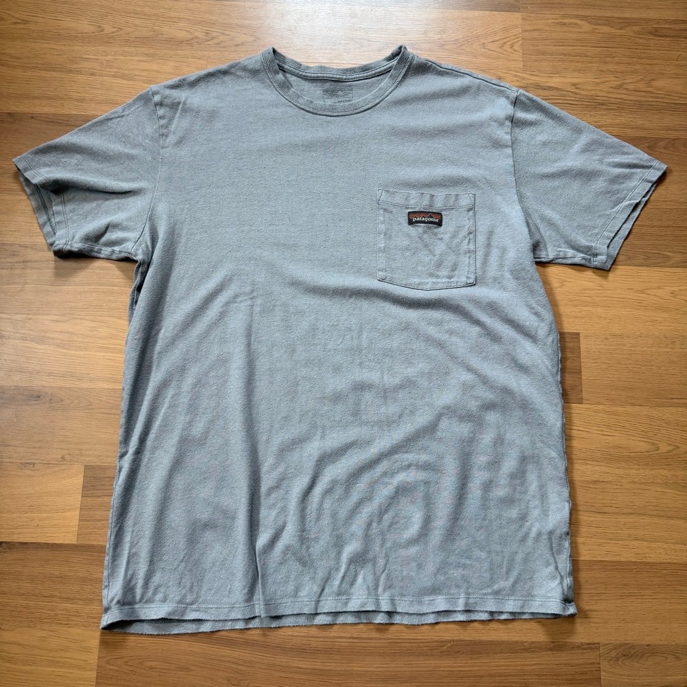 Men’s Patagonia Gray Heavyweight Work Outdoor Casual Pocket Tee Shirt Sz Large