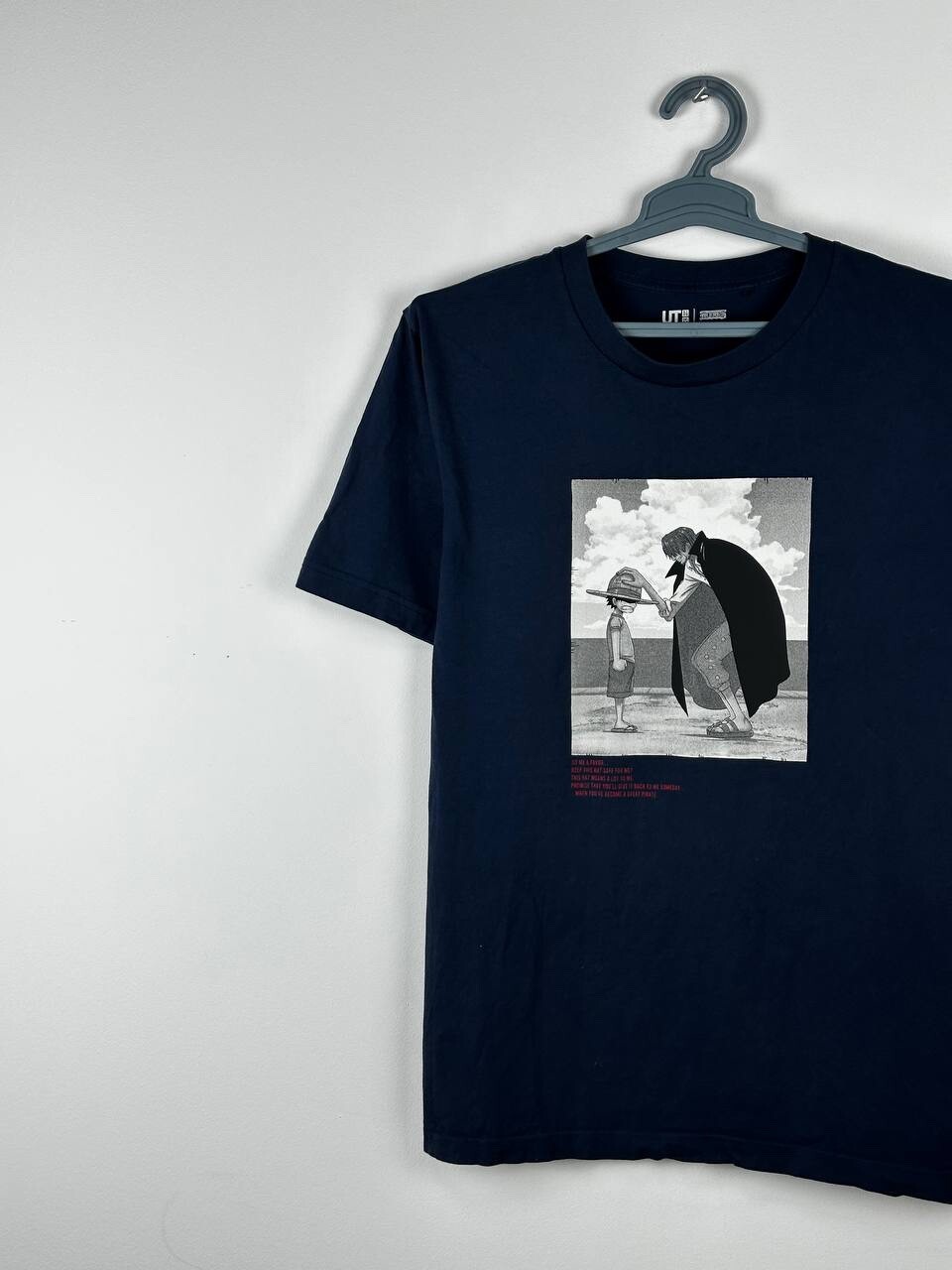 Uniqlo x ONE PIECE FILM RED Luffy Shanks T-SHIRT TEE Size M gallery