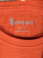 Cotopaxi Shirt Men’s Medium Orange Paseo Travel Short Sleeve Pocket Tee New