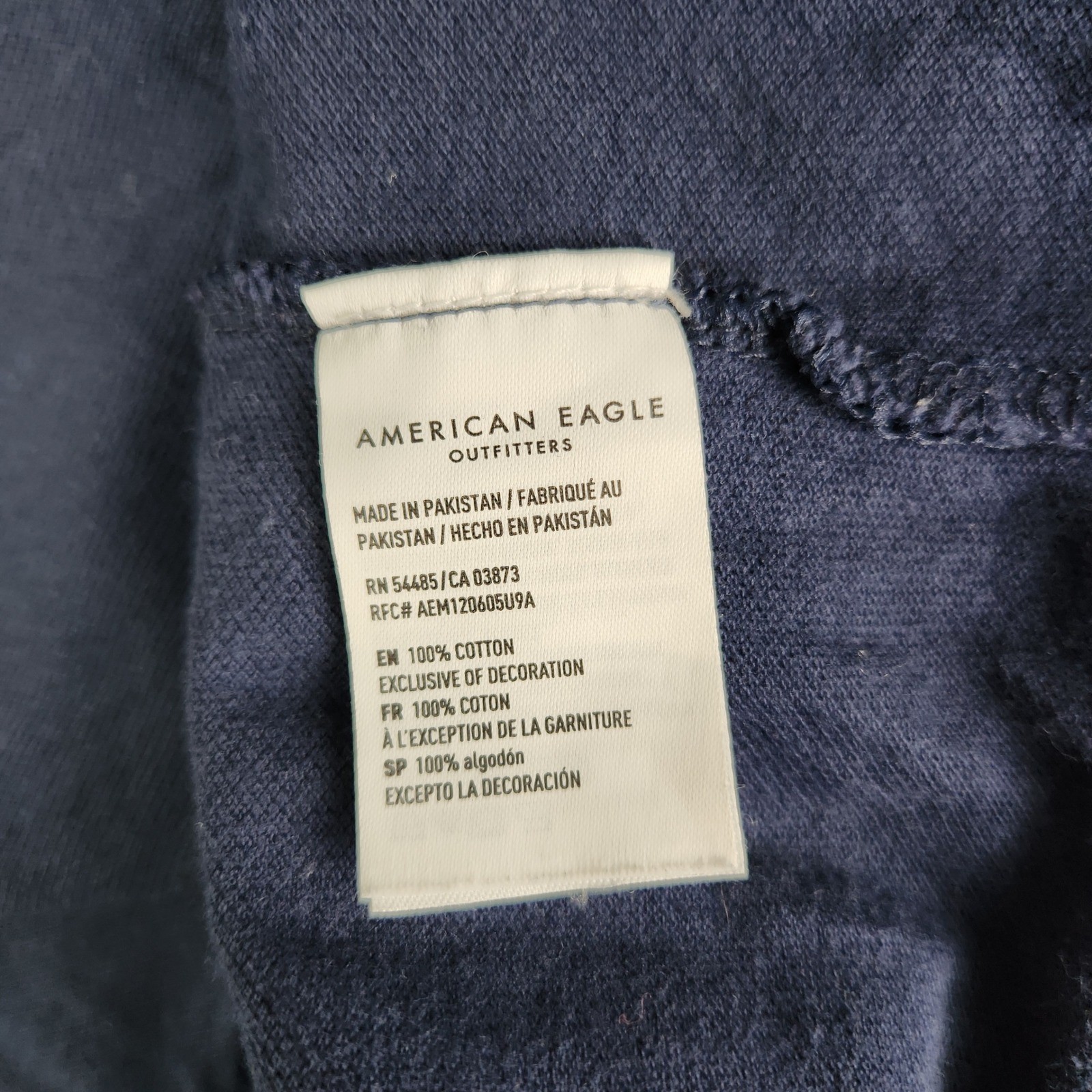 American Eagle T-Shirt Men Large Navy Blue Pique Standard Fit Spell Out Crewneck gallery