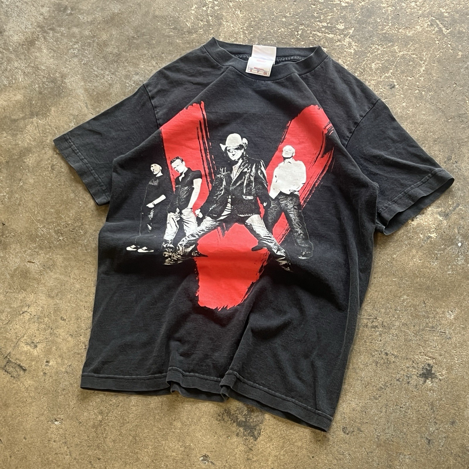 VINTAGE U2 Vertigo Tour 2005 Graphic T-shirt Mens Small Black Short Sleeve