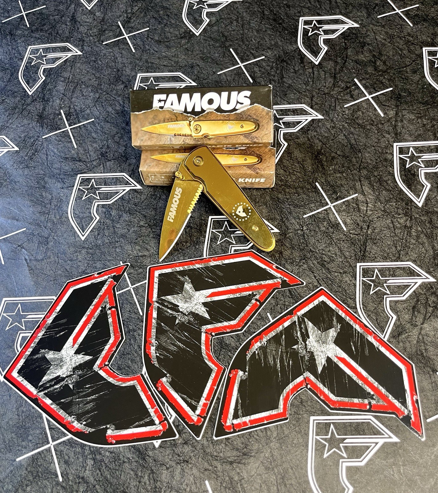 Famous Stars And Straps Knife And 3 Red Sticker Set Travis Barker Blink 182