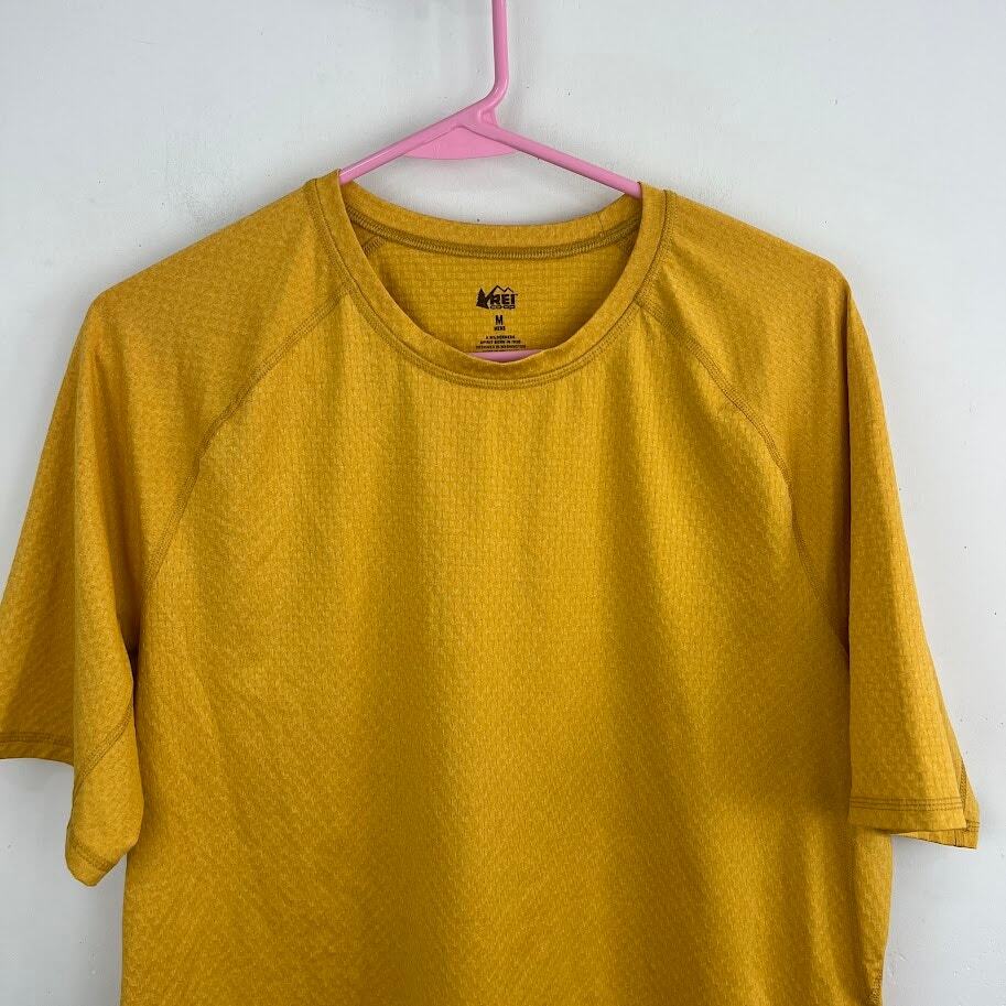REI yellow short sleeve light weight men's tee size medium gallery
