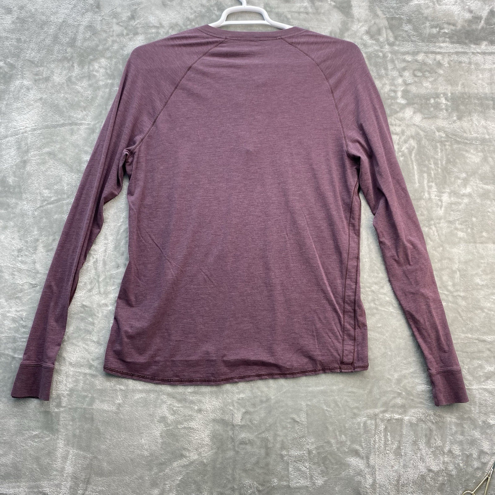 Lululemon Shirt Men m-L Bodhi Long Sleeve Split Neck Raglan Sleeve Heathered gallery