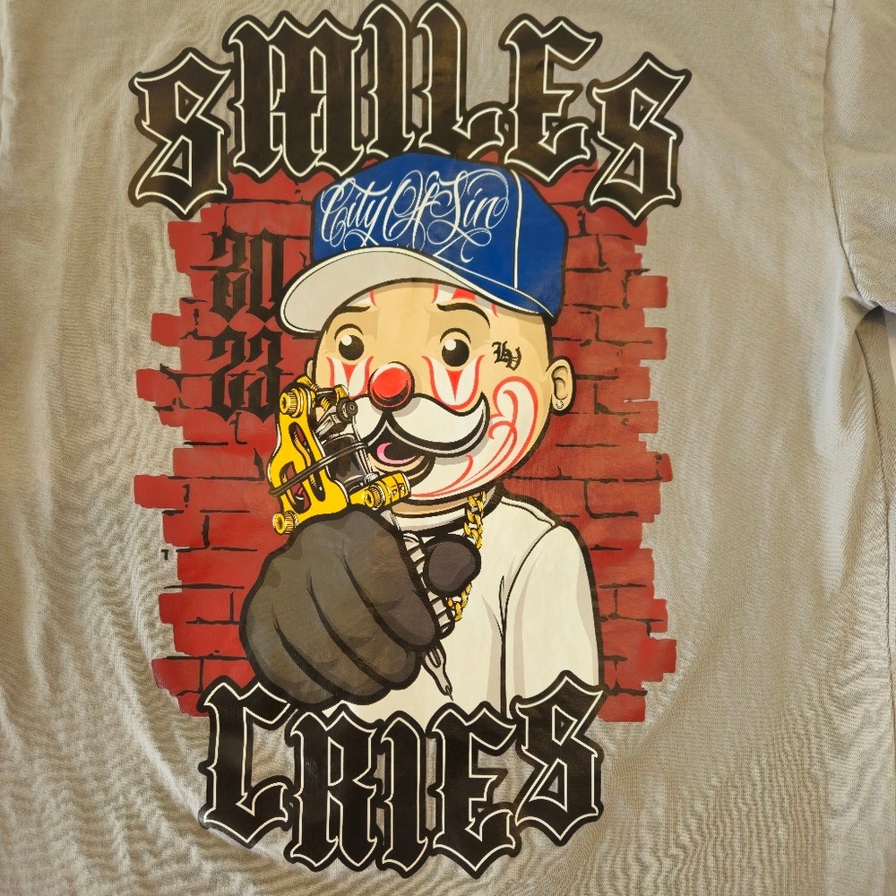 City Of Sin Gray Graphic Tee with Cartoon Design Size S gallery
