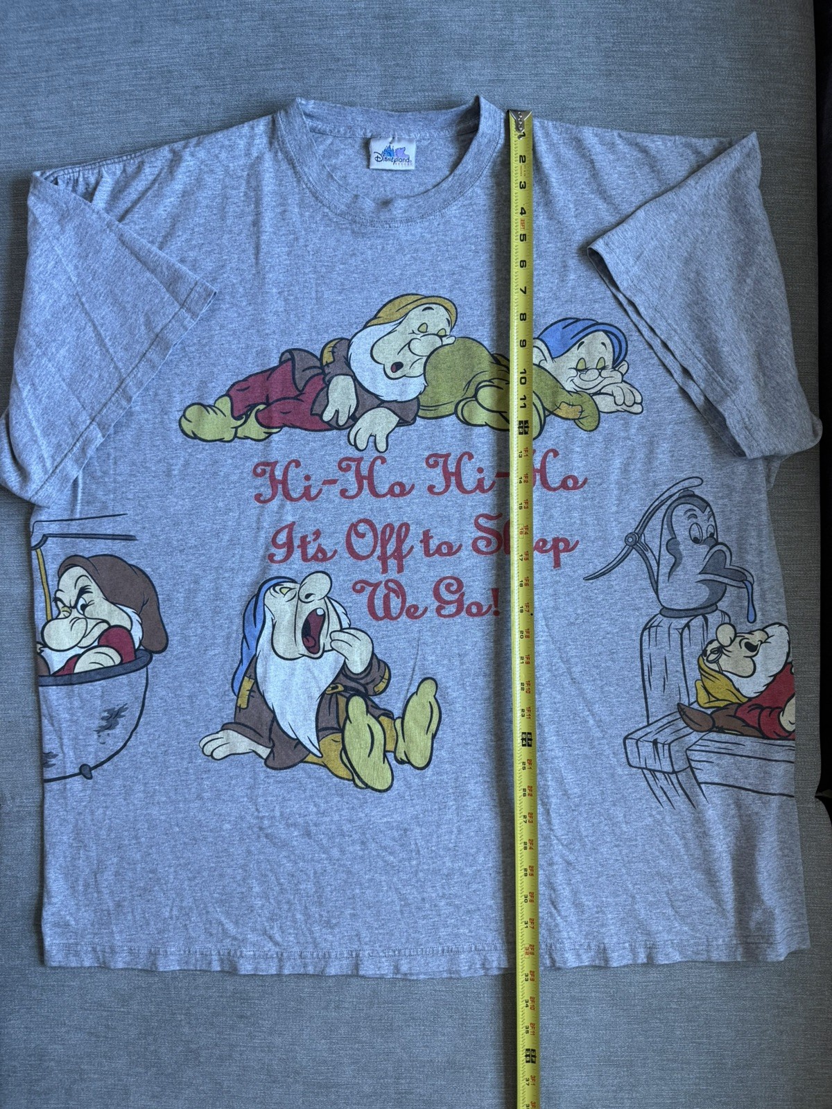 Vntg Disney Snow White & The Seven Dwarfs Sleep Gray T Shirt OSFA Disneyland gallery