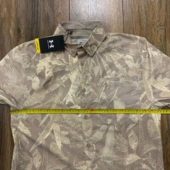 Under Armour Dockside SS Novelty UPF 30 Button Shirt Beige Sand Camo Color Sz M