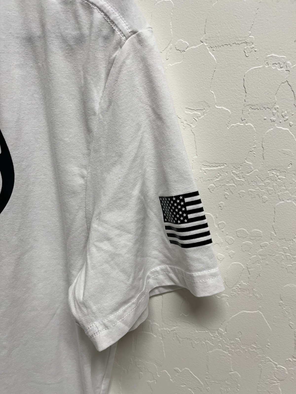 Bucked Up Mens Flag Logo White T Shirt Large New Without Tags Fitness Lifting gallery