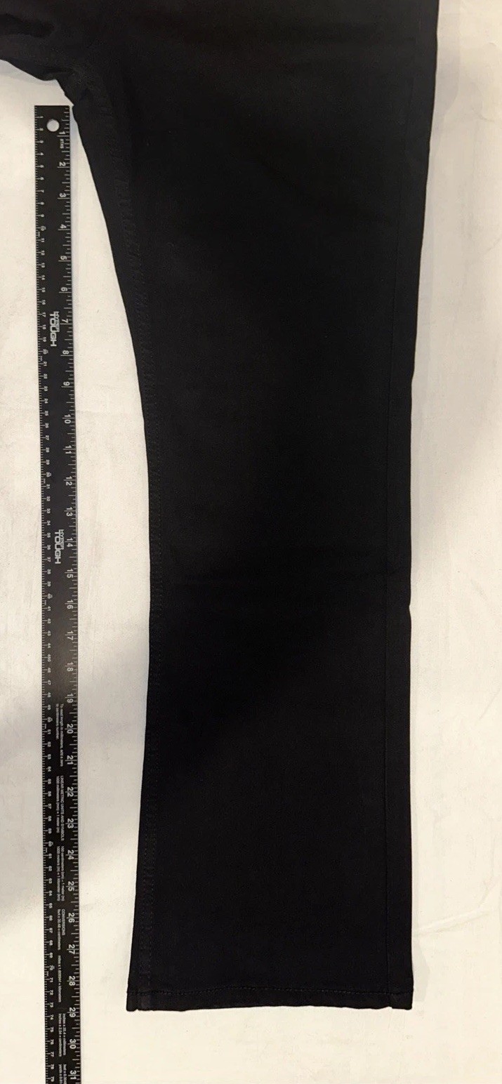 NWT Old Navy Men’s 32 x 30 Black Boot Cut Built in Flex Jeans gallery