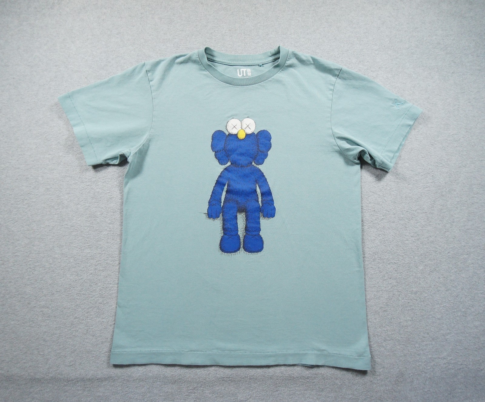 Uniqlo Shirt Mens Small Blue KAWS Streetwear Graphic Art Tee Short Sleeve Adult gallery