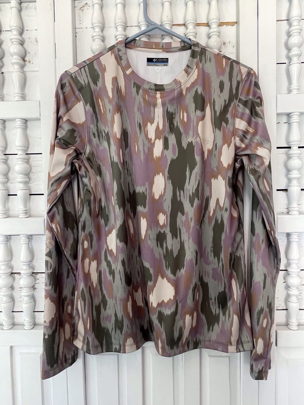 Columbia men’s medium stretch abstract camo OMNI-SHADE long sleeve shirt Z12