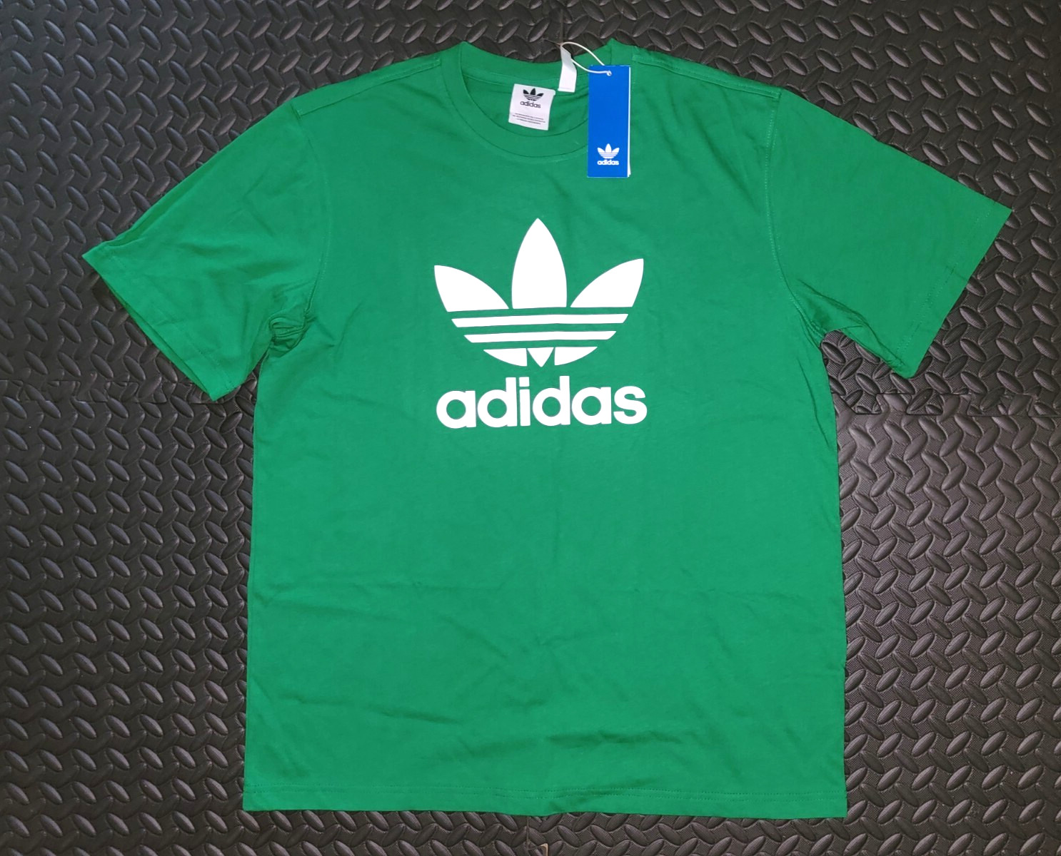 NEW MENS ADIDAS ORIGINALS TREFOIL TEE SHIRT ~SIZE LARGE #IR8012 GREEN gallery