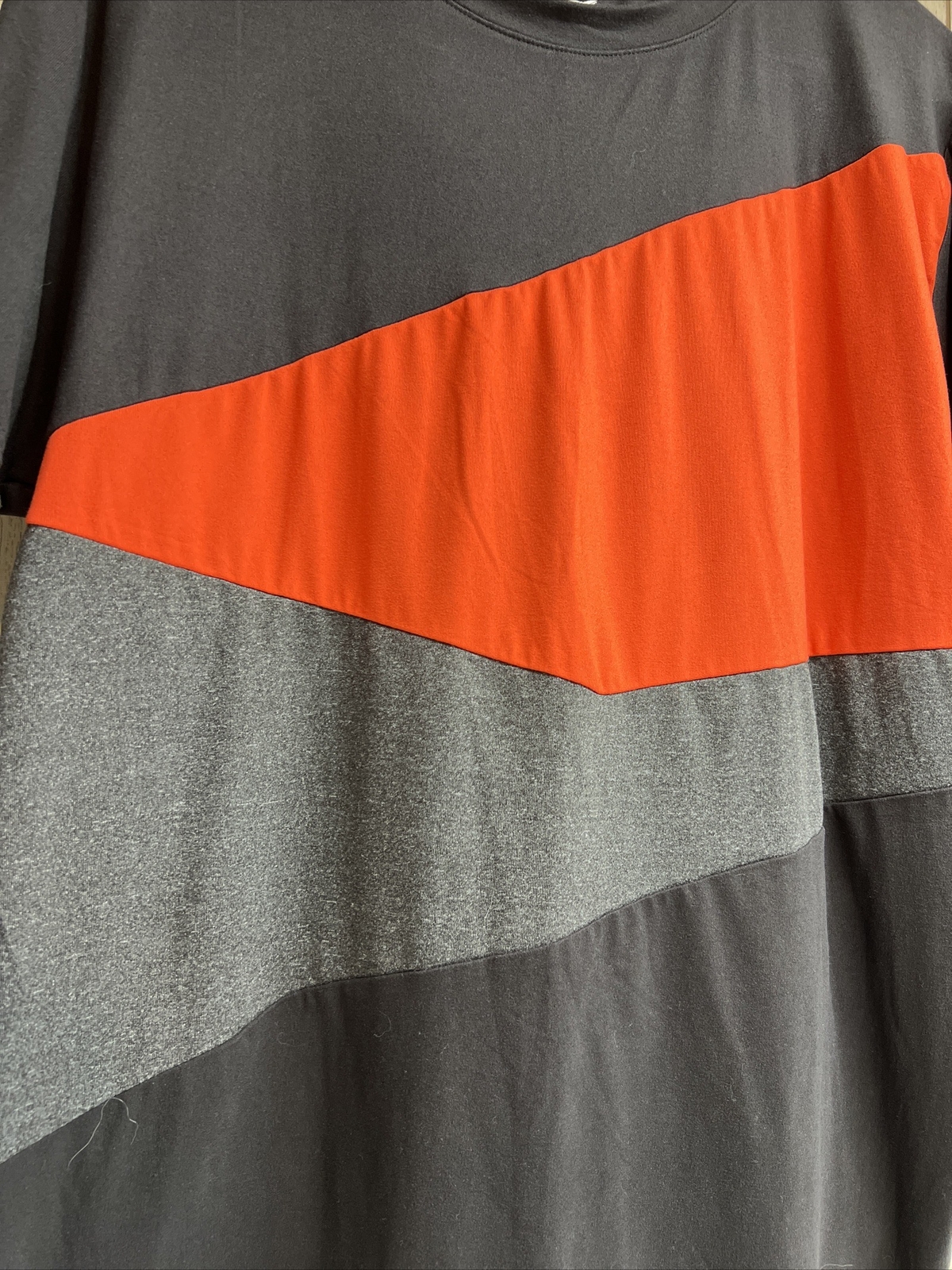 Men’s Brooklyn Standard Tee Size Large 95% Polyester 5% Spandex EUC gallery