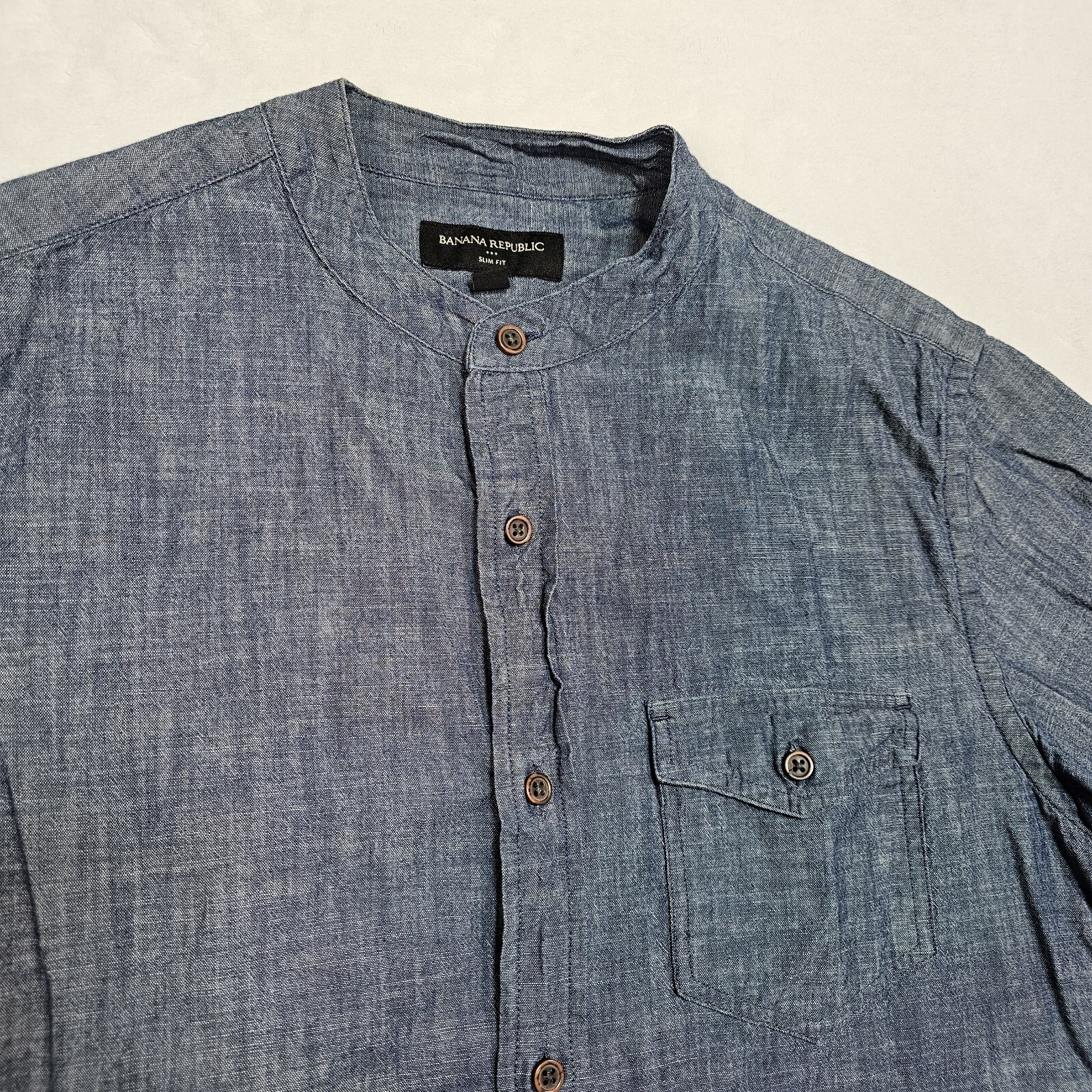 Banana Republic Henley Shirt Mens M 100% Cotton Pocket Button Up Chambray Denim gallery