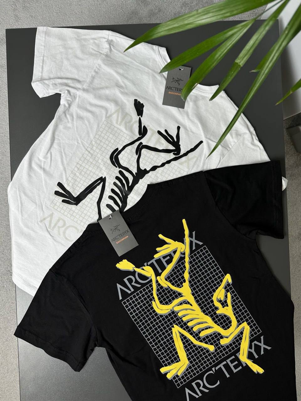 Arc’teryx Phase SL Men’s T-Shirt Size XS, S, M, L, XL Black & White Gorpcore Tee