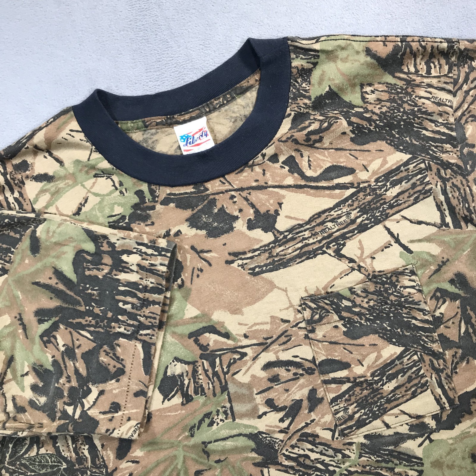 Vintage Realtree Camouflage Shirt Men Large Single Stitch Pocket Tee Liberty USA gallery