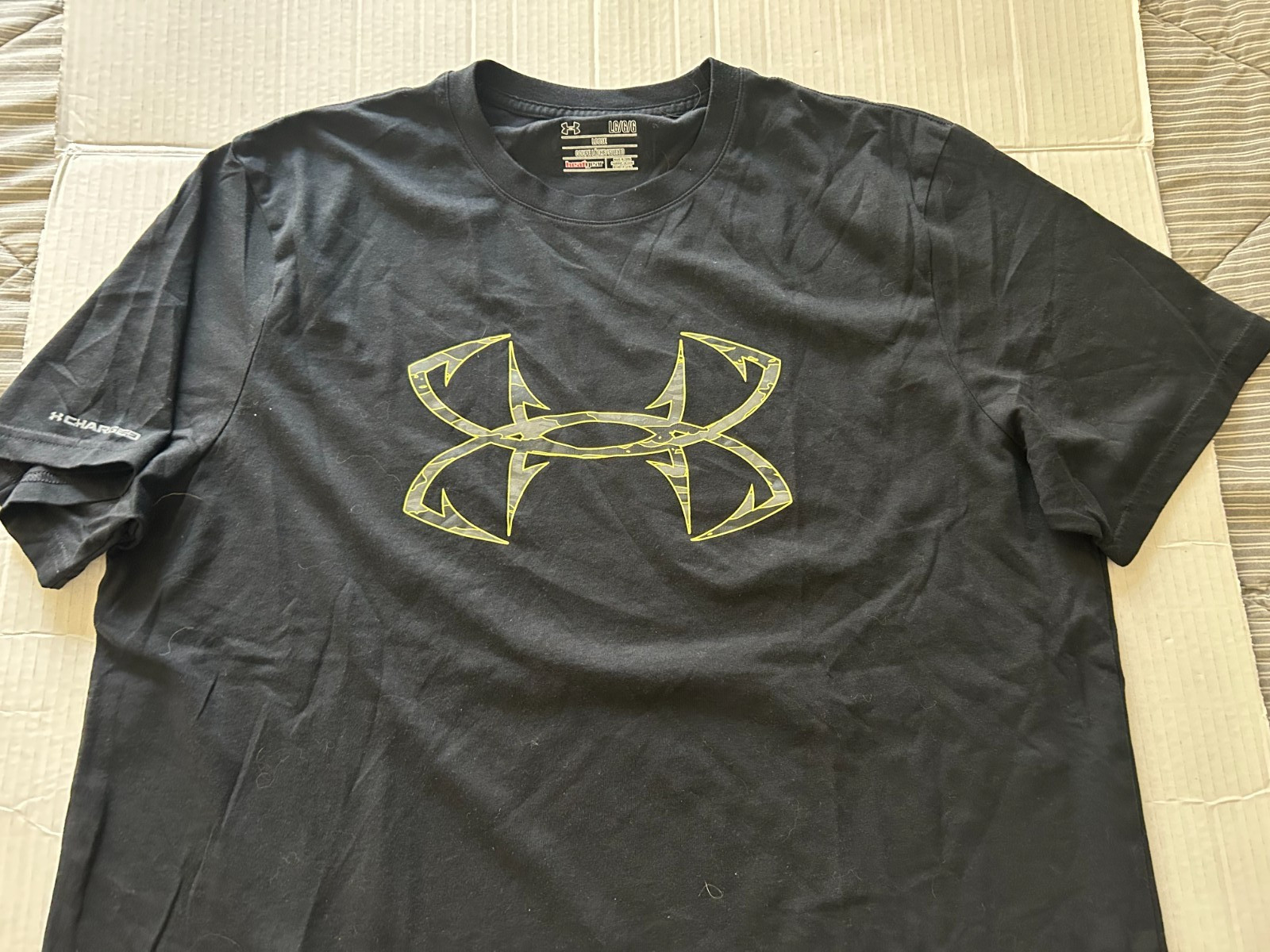 UNDER ARMOUR FISH HOOK LOGO HEAT GEAR CHARGED SZ L LOOSE BLK SHORT SLEEVE T-SHRT