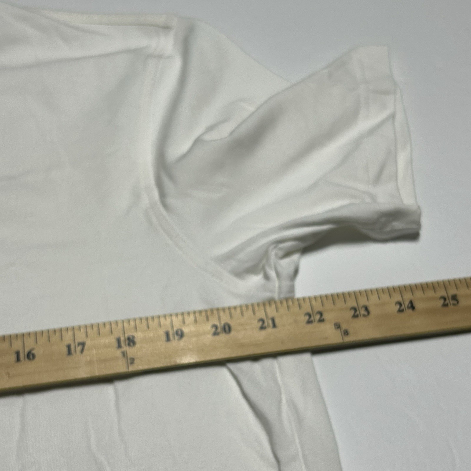 Axis LA Mens White T-Shirt Size Large NWT gallery