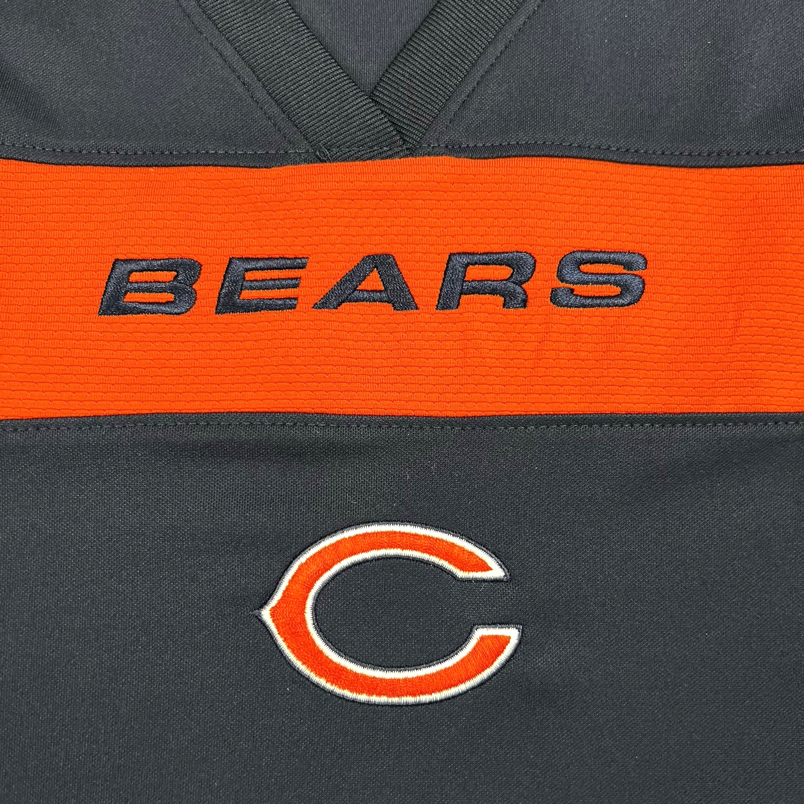 CHICAGO BEARS Long Sleeve Shirt Mens XL NFL Team Performance Navy V-Neck Logo gallery