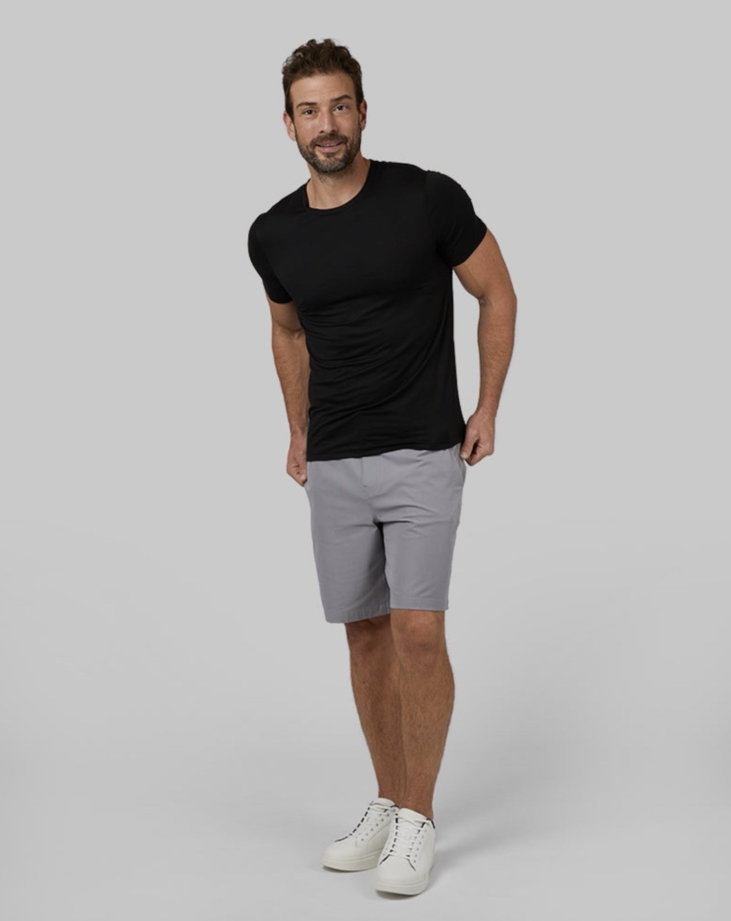 32 Degrees Heat Men's 4-PACK COOL CLASSIC CREW T-SHIRT gallery